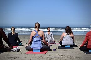 Long Beach Lodge Resort