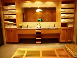 Long Beach Lodge Resort