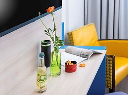 greet Berlin Alexanderplatz