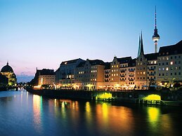greet Berlin Alexanderplatz
