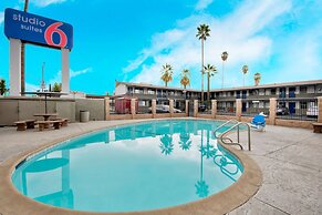 Studio 6 Suites – San Bernardino, CA