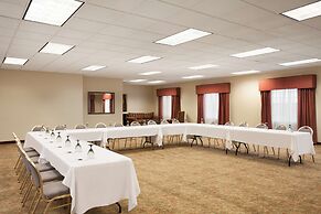 Country Inn & Suites by Radisson, Manchester Airport, NH