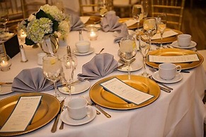 I Hotel And Illinois Conference Center