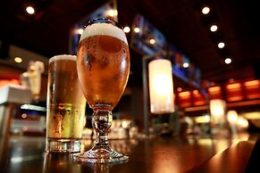 I Hotel And Illinois Conference Center