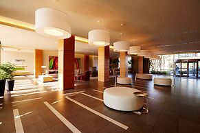 I Hotel And Illinois Conference Center