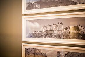 Holiday Inn Express Edinburgh Royal Mile by IHG