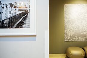 Holiday Inn Express Edinburgh Royal Mile by IHG