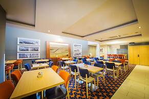 Holiday Inn Express Edinburgh Royal Mile by IHG