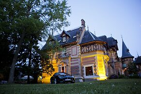 Villa Rothschild, an Autograph Collection Hotel