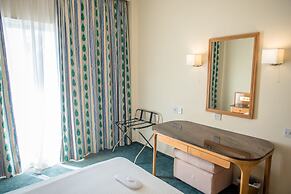 Cynthiana Beach Hotel