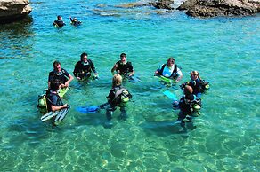 Cynthiana Beach Hotel