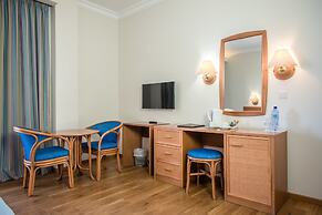 Cynthiana Beach Hotel