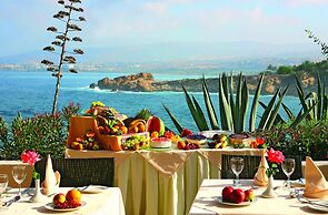 Cynthiana Beach Hotel