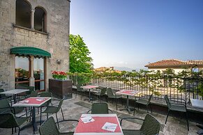Hotel Cesare
