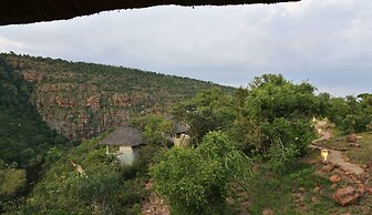Clifftop Exclusive Safari Hideaway