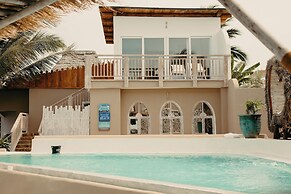 Coral Rocks Hotel & Restaurant