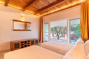 Coral Rocks Hotel & Restaurant