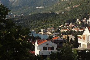 Bacan Serviced Apartments