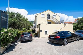 Bacan Serviced Apartments