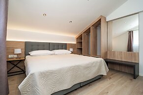 Bacan Serviced Apartments