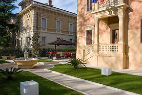 UNAHOTELS Villa dei Platani Foligno