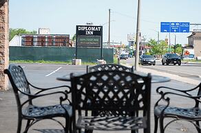 Diplomat Inn