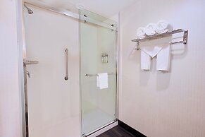 Holiday Inn & Suites Oakland Airport by IHG