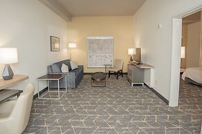 Holiday Inn & Suites Oakland Airport by IHG