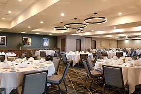 Holiday Inn & Suites Oakland Airport by IHG