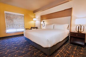 Holiday Inn & Suites Oakland Airport by IHG