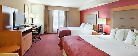 Holiday Inn & Suites Oakland Airport by IHG