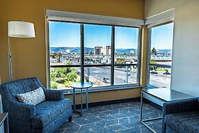 Holiday Inn & Suites Oakland Airport by IHG