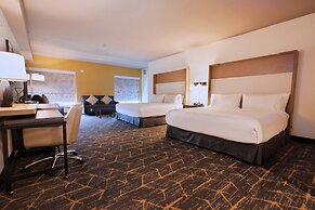 Holiday Inn & Suites Oakland Airport by IHG