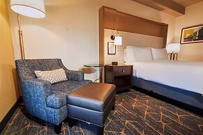 Holiday Inn & Suites Oakland Airport by IHG