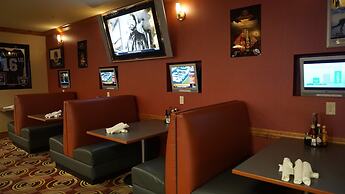 Holiday Inn & Suites Oakland Airport by IHG