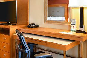 Holiday Inn & Suites Oakland Airport by IHG