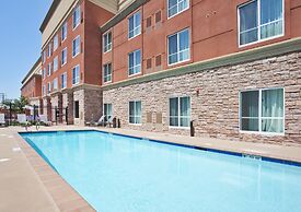 Holiday Inn & Suites Oakland Airport by IHG