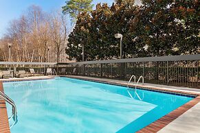 Hampton Inn & Suites Atlanta Airport West/Camp Creek Pkwy