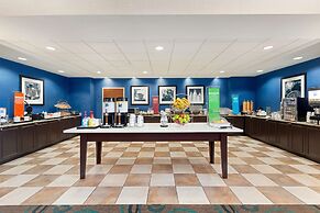 Hampton Inn & Suites Atlanta Airport West/Camp Creek Pkwy