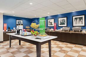 Hampton Inn & Suites Atlanta Airport West/Camp Creek Pkwy