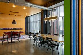 Aloft Charleston Airport & Convention Center