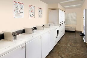 WoodSpring Suites Kansas City Mission