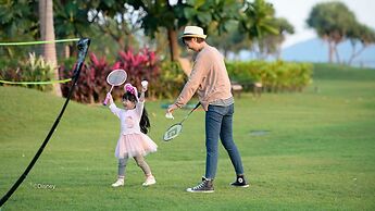 Hong Kong Disneyland Hotel