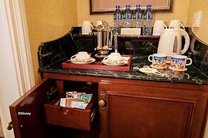 Hong Kong Disneyland Hotel