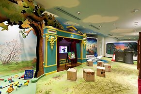 Hong Kong Disneyland Hotel