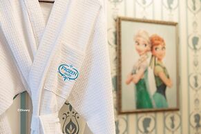 Hong Kong Disneyland Hotel