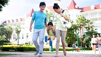 Hong Kong Disneyland Hotel