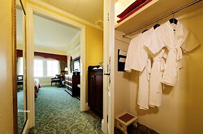 Hong Kong Disneyland Hotel