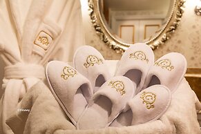 Hong Kong Disneyland Hotel