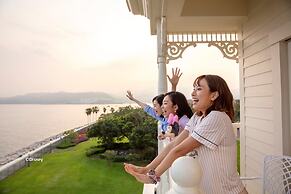 Hong Kong Disneyland Hotel